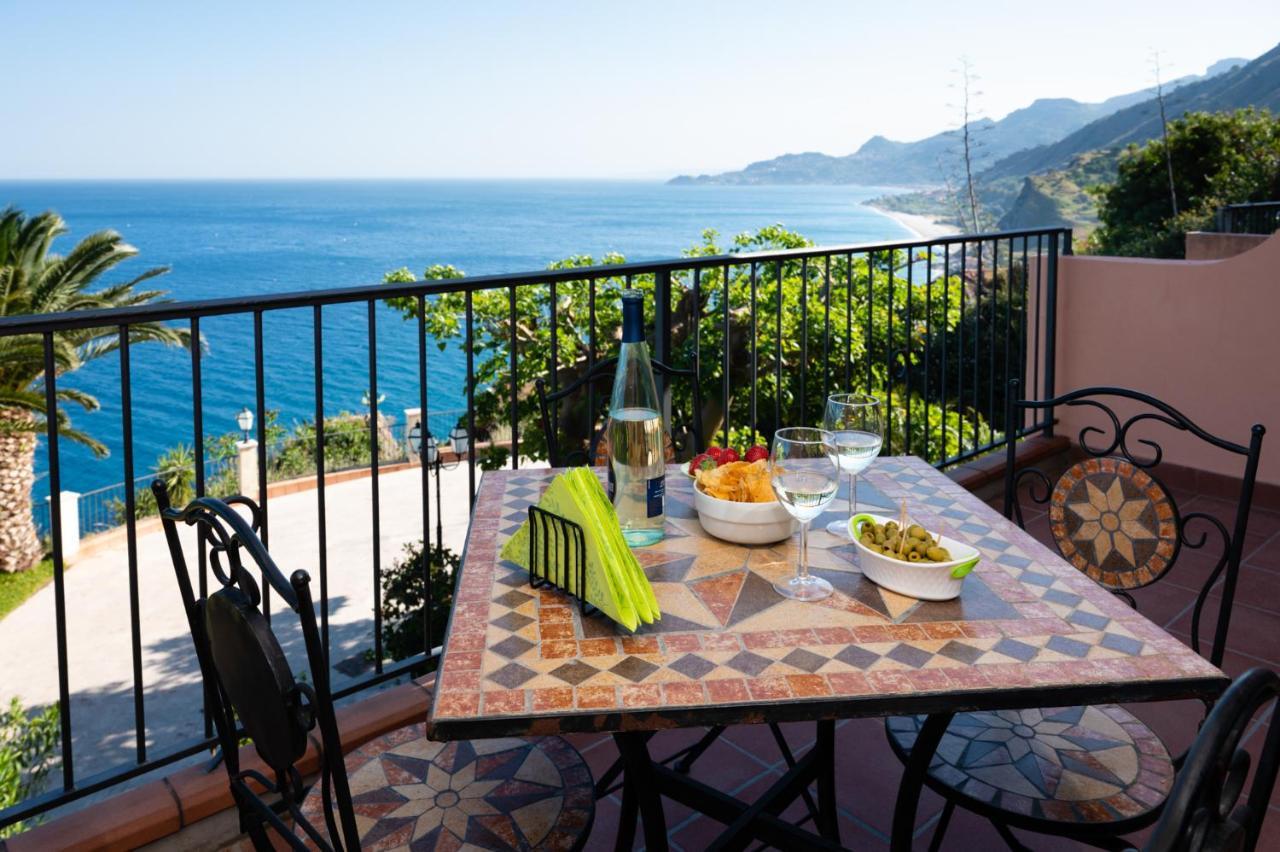 Casa Belvedere Riviera Taormina SantʼAlessio Siculo エクステリア 写真